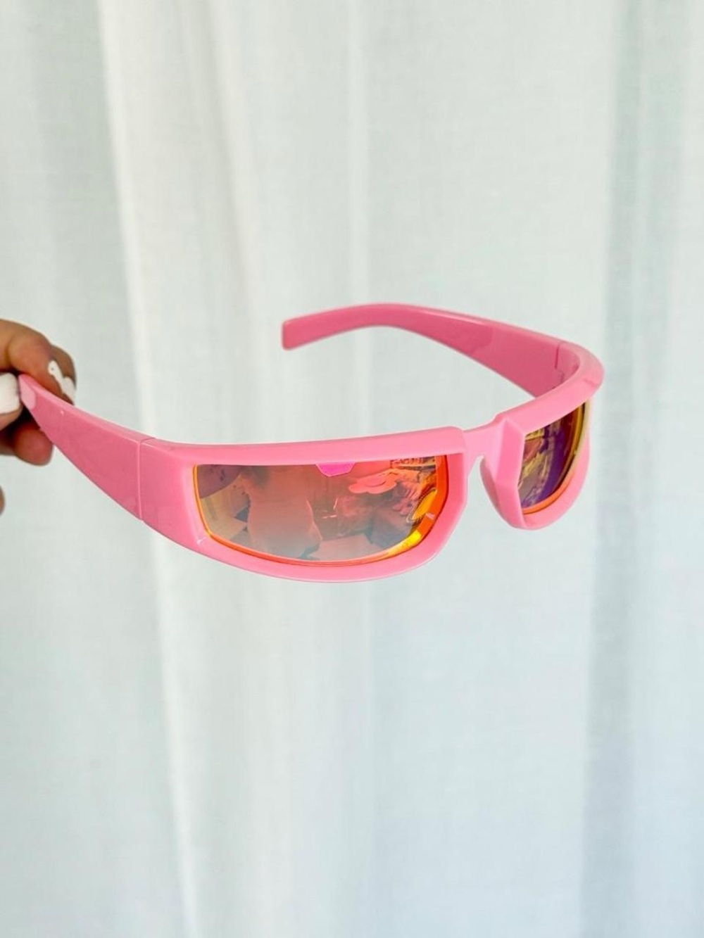 โฆ Hot Pink Mirrored Sport Wrap Sunglasses โฆ